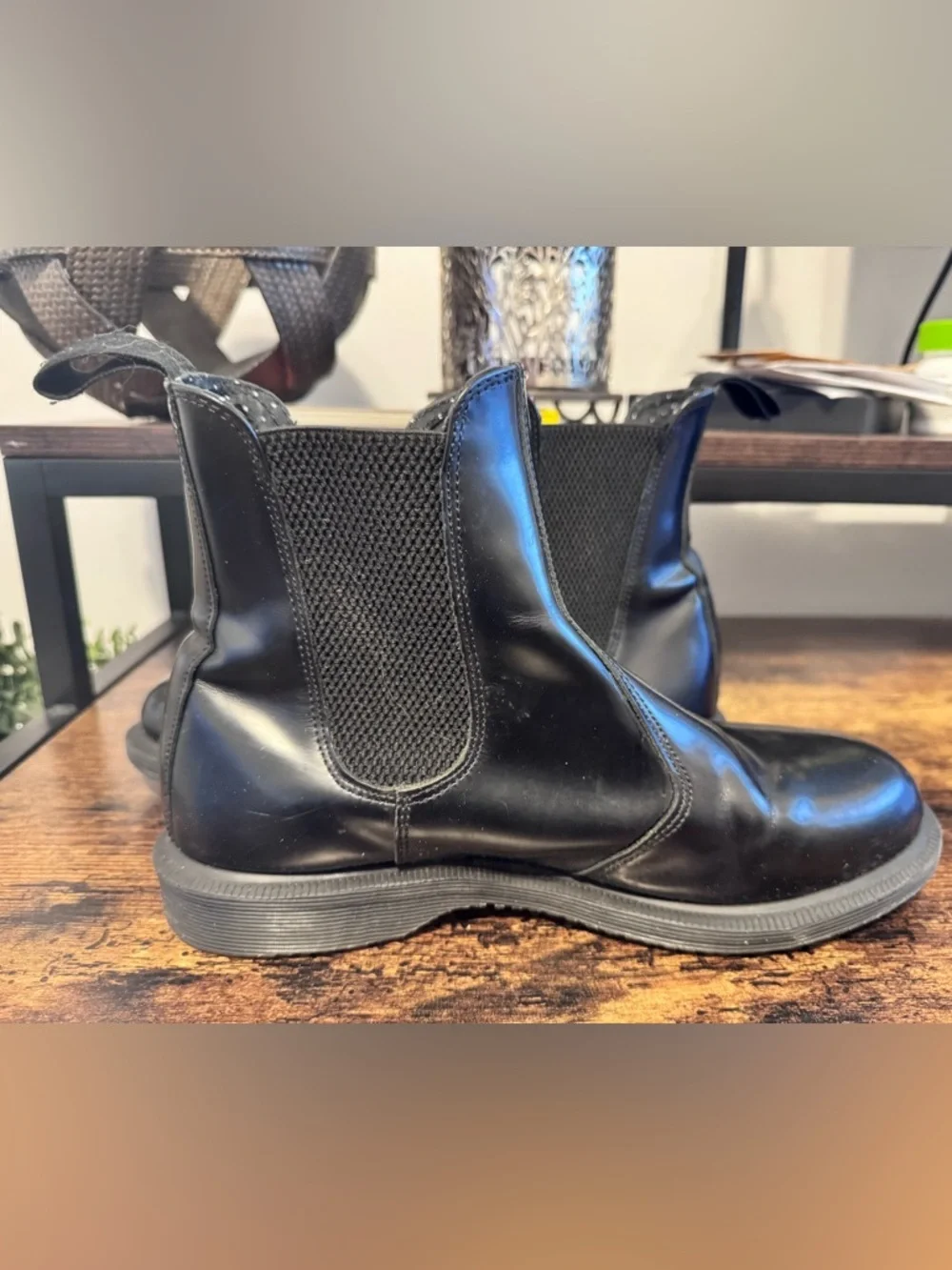Dr. Martens Flora Polished Smooth Leather Chelsea Boots Size 8
